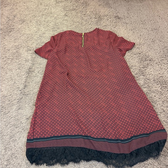 Express Red Geometric Shift Dress Short Sleeve Lace Size XS - Picture 3 of 8